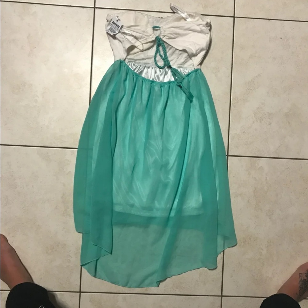 Dress - Picture 2 of 3
